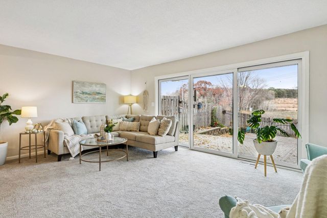 125 Mcknight Road N K, Saint Paul, MN 55119