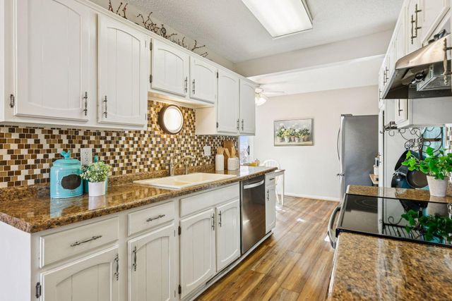 125 Mcknight Road N K, Saint Paul, MN 55119