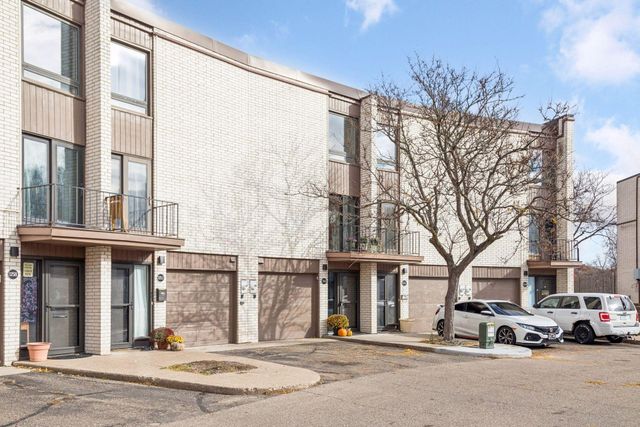 125 Mcknight Road N K, Saint Paul, MN 55119