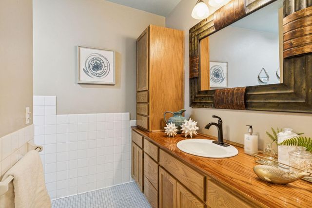 125 Mcknight Road N K, Saint Paul, MN 55119