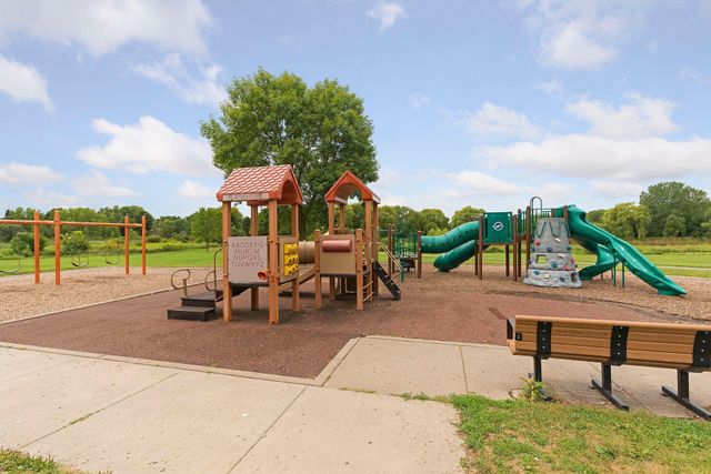 125 Mcknight Road N K, Saint Paul, MN 55119