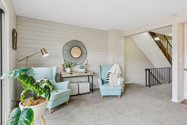 125 Mcknight Road N K, Saint Paul, MN 55119