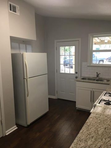 1405 Bob Harrison ST, Austin, TX 78702