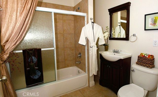 - 1411 W 84th Place, Los Angeles, CA 90047