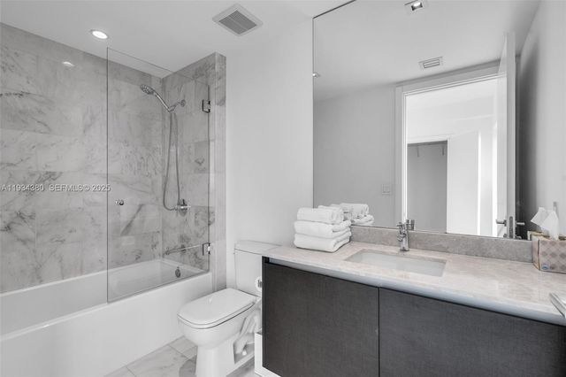 1451 Brickell Ave 3702, Miami, FL 33131