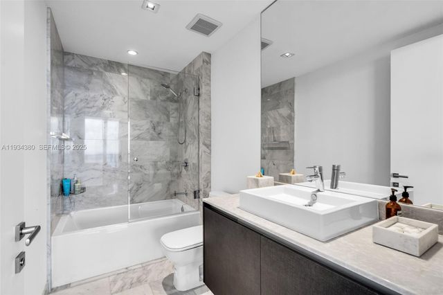 1451 Brickell Ave 3702, Miami, FL 33131