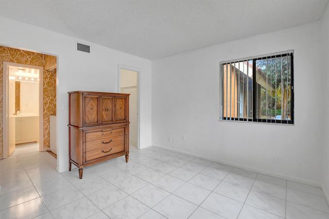 11255 Green Lake Drive 202, Boynton Beach, FL 33437