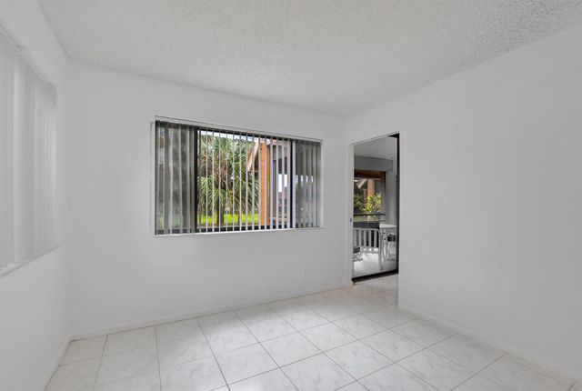 11255 Green Lake Drive 202, Boynton Beach, FL 33437