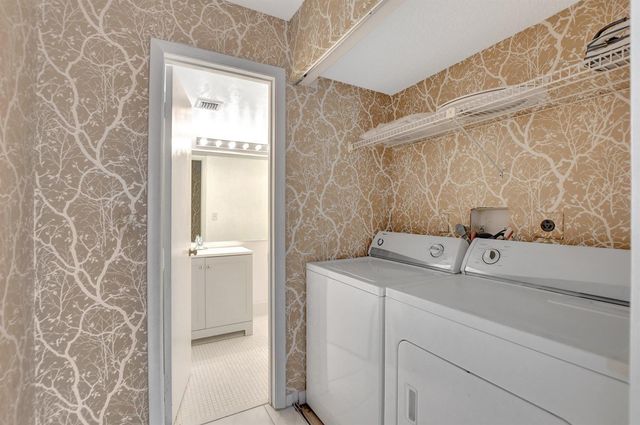 11255 Green Lake Drive 202, Boynton Beach, FL 33437