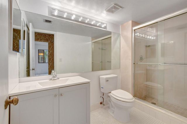 11255 Green Lake Drive 202, Boynton Beach, FL 33437