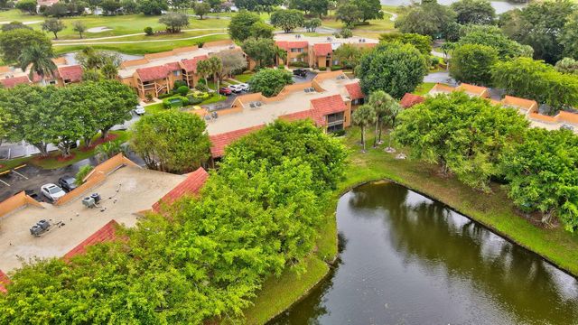 11255 Green Lake Drive 202, Boynton Beach, FL 33437