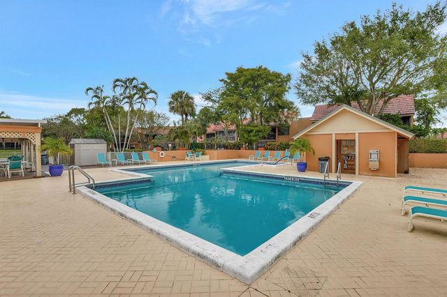 11255 Green Lake Drive 202, Boynton Beach, FL 33437