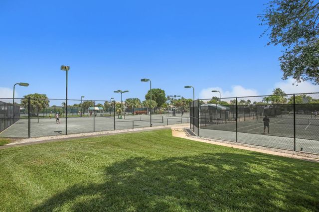 11255 Green Lake Drive 202, Boynton Beach, FL 33437