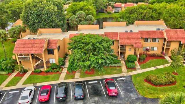 11255 Green Lake Drive 202, Boynton Beach, FL 33437