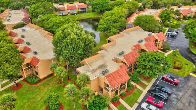 11255 Green Lake Drive 202, Boynton Beach, FL 33437