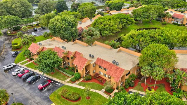 11255 Green Lake Drive 202, Boynton Beach, FL 33437