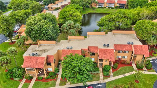 11255 Green Lake Drive 202, Boynton Beach, FL 33437