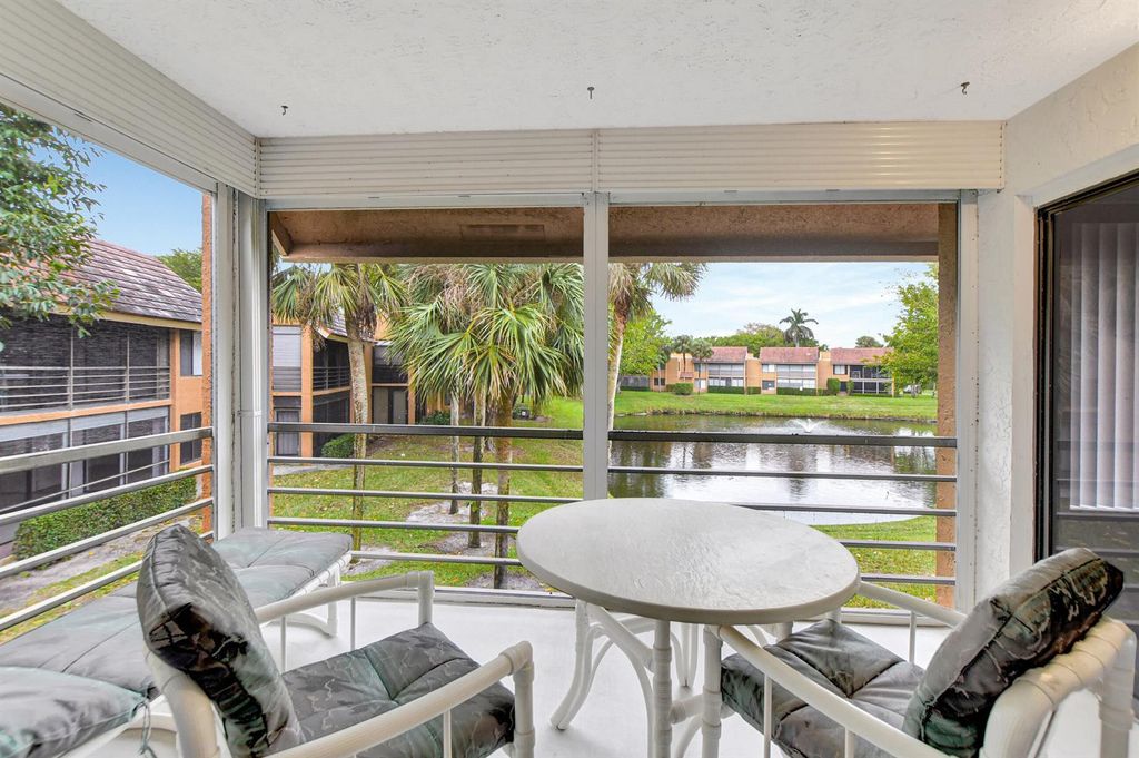 11255 Green Lake Drive 202, Boynton Beach, FL 33437