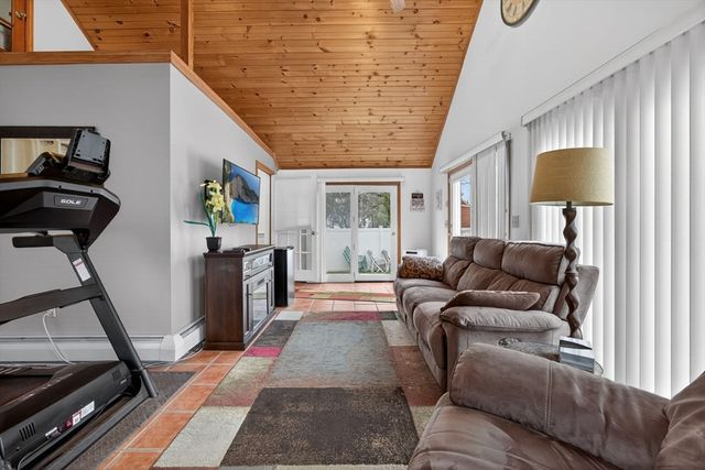 56 Lake St, Tewksbury, MA 01876