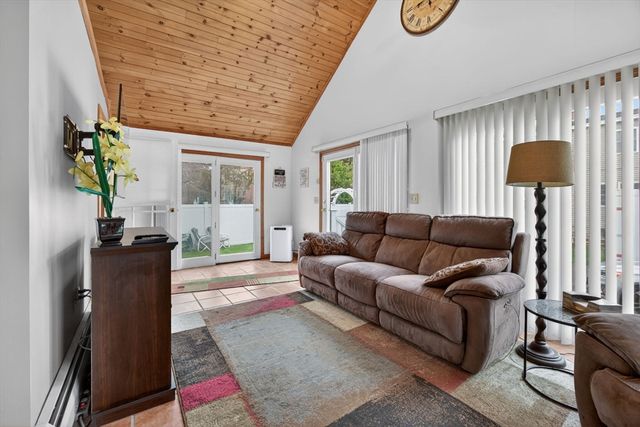 56 Lake St, Tewksbury, MA 01876