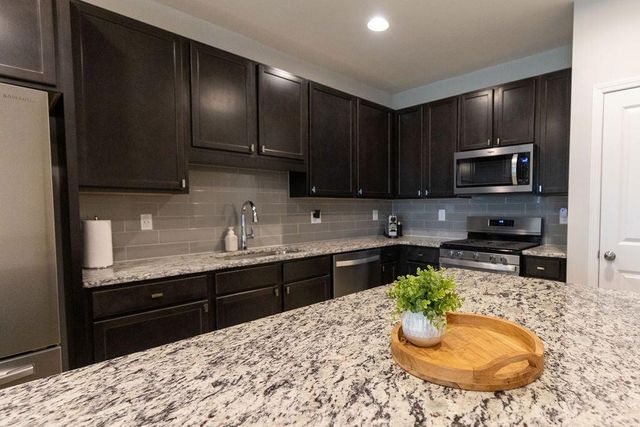 2857 Regal Park NW, Atlanta, GA 30318