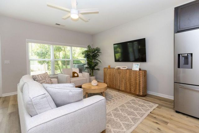 2857 Regal Park NW, Atlanta, GA 30318