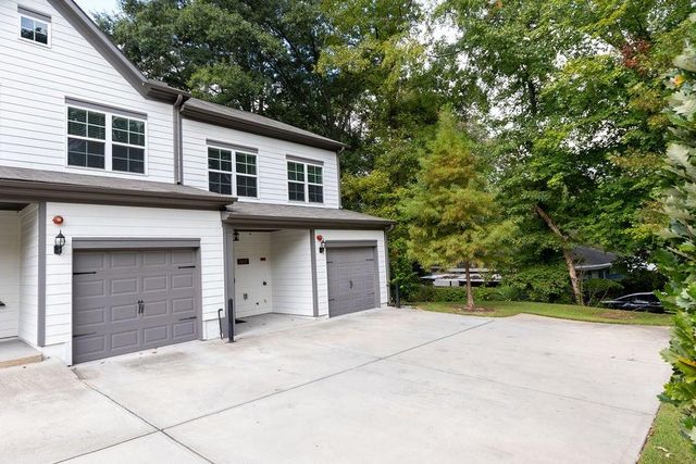 2857 Regal Park NW, Atlanta, GA 30318