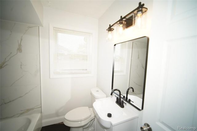 16047 W Chicago Street, Detroit, MI 48228