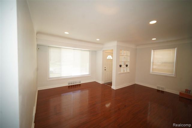 16047 W Chicago Street, Detroit, MI 48228