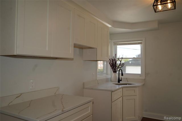 16047 W Chicago Street, Detroit, MI 48228