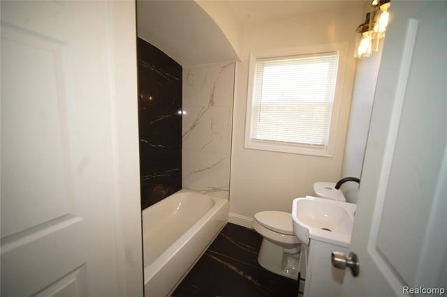 16047 W Chicago Street, Detroit, MI 48228