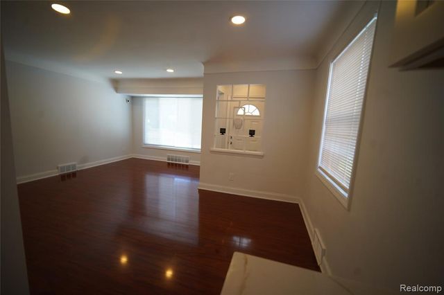 16047 W Chicago Street, Detroit, MI 48228