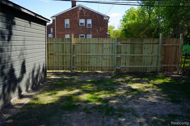 16047 W Chicago Street, Detroit, MI 48228