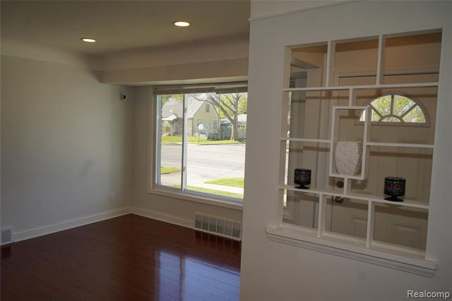 16047 W Chicago Street, Detroit, MI 48228