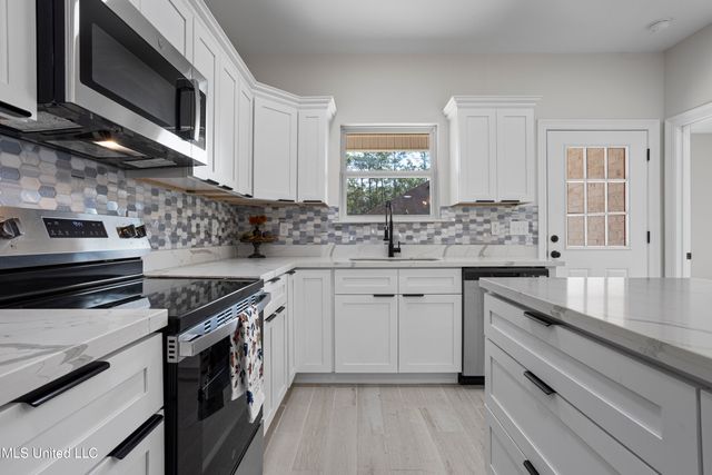 1908 Barracuda Drive, Gautier, MS 39553