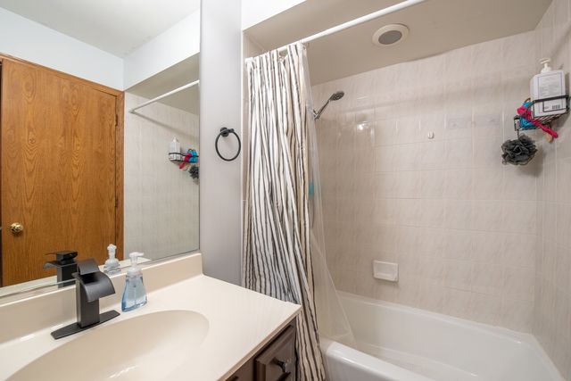 6903 Lexington Court 6903, Tinley Park, IL 60477