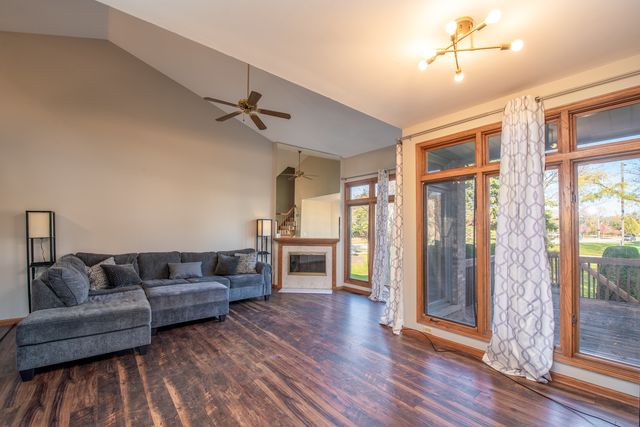 6903 Lexington Court 6903, Tinley Park, IL 60477