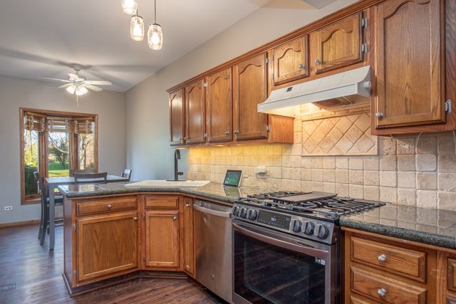 6903 Lexington Court 6903, Tinley Park, IL 60477