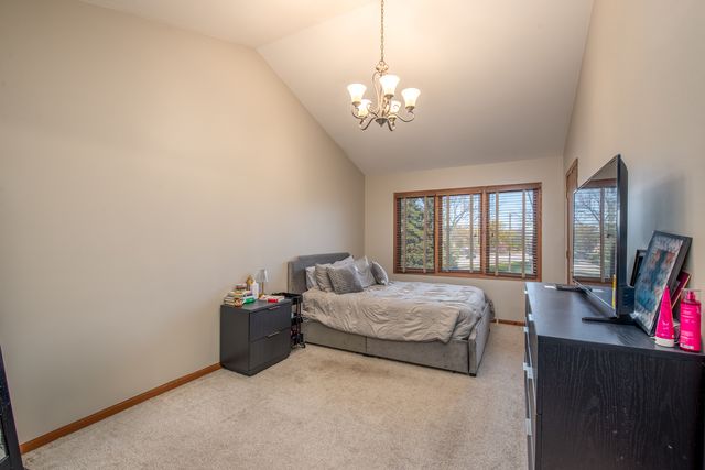 6903 Lexington Court 6903, Tinley Park, IL 60477