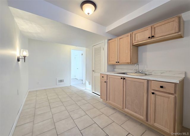 19 University Drive, Ronkonkoma, NY 11779