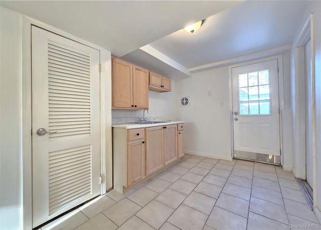 19 University Drive, Ronkonkoma, NY 11779