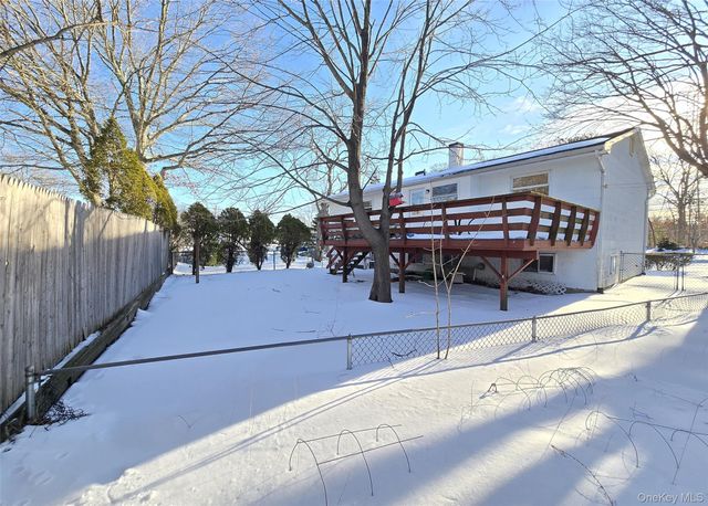 19 University Drive, Ronkonkoma, NY 11779