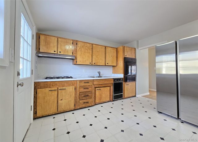 19 University Drive, Ronkonkoma, NY 11779