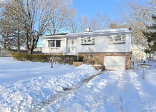 19 University Drive, Ronkonkoma, NY 11779