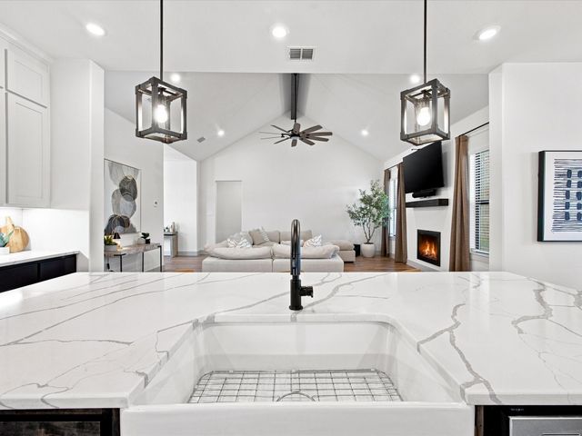 4000 Life Drive, Weatherford, TX 76088