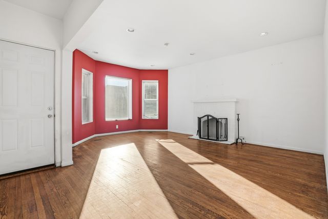 7223 S Coles Avenue, Chicago, IL 60649