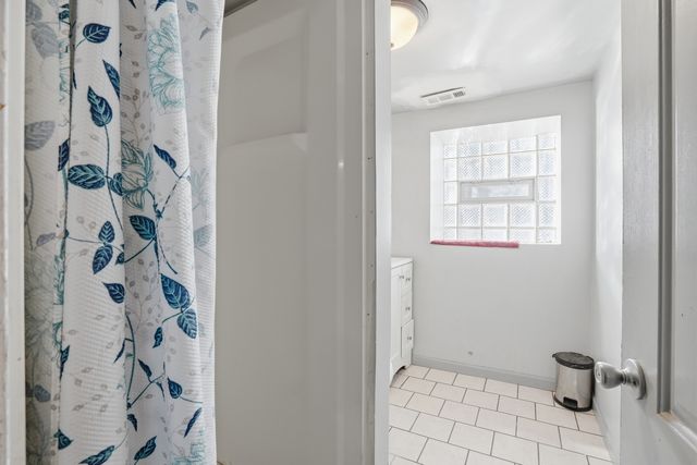 7223 S Coles Avenue, Chicago, IL 60649