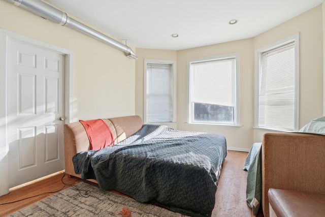 7223 S Coles Avenue, Chicago, IL 60649