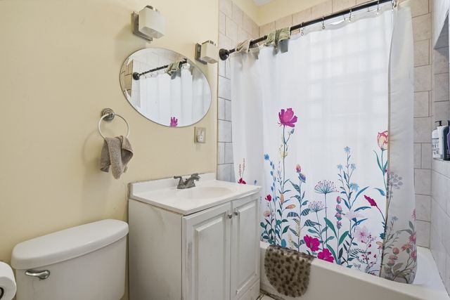 7223 S Coles Avenue, Chicago, IL 60649