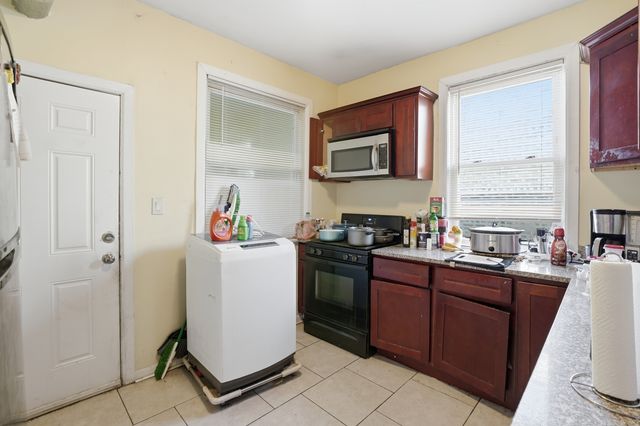 7223 S Coles Avenue, Chicago, IL 60649